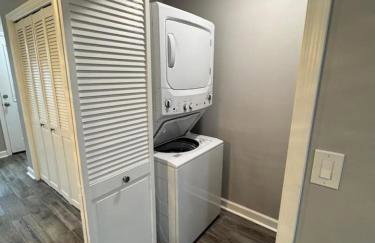 Spacious 2BR Apt with Balcony and 2 King Beds Sleeps 6 - Foto 25