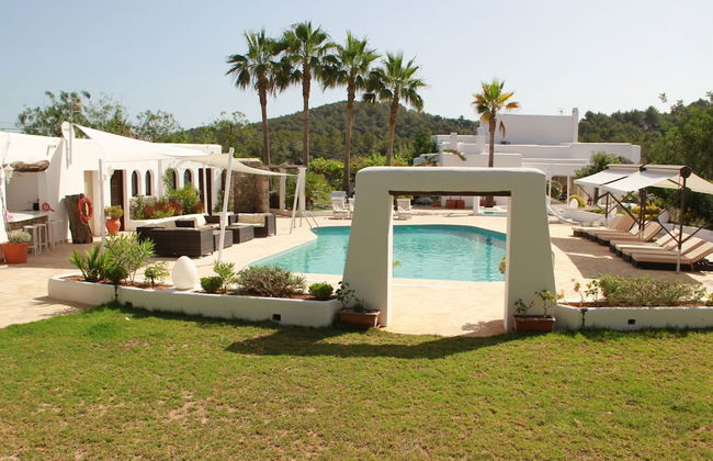 Lush Farmhouse in Sant Miguel de Balansat with Hot Tub & Private Pool - Foto 29