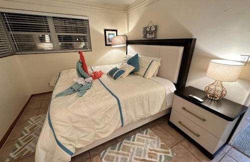 South Florida Spacious Oasis 4BR Retreat with 2 King Beds, Amazing Pool, near Beaches - Photo 66