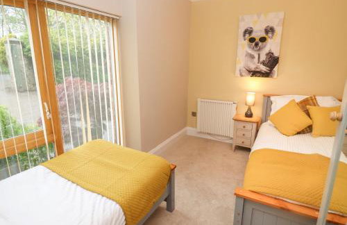 The Grooms - Photo 12