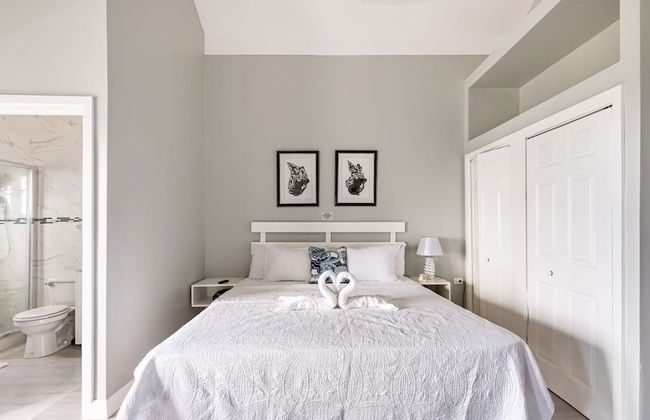 Charming Sea View Town House Chef Driver Optional - Photo 23