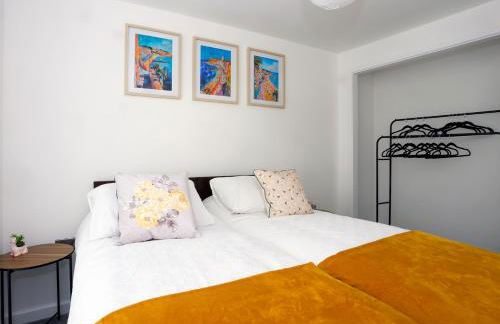 Stylish Seaside Stay - Spacious Ramsgate Apartment - New Build, Underfloor Heating, Perfect Location - Foto 12