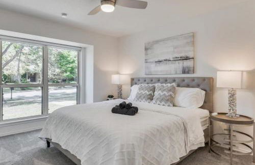 Luxury Home with 5 Bedrooms and Private Pool - Foto 37