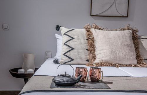 Khroma Luxury Suite 1 Beach front apartment - Photo 26