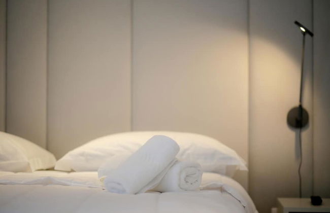 Sea Side Luxury Apartment - Photo 3