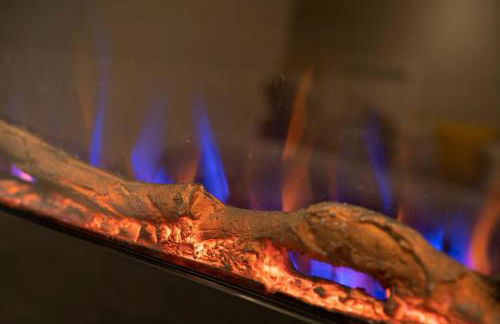 The Hideaway with Cosy Fireplace by LetMeStay - Foto 9