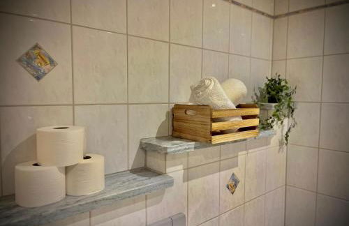 Stay by Home Deluxe Apartment WiFi-PS4-TV-Loft-Bath-Kitchen - Foto 48