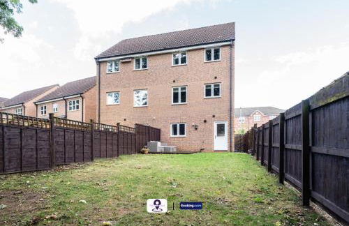 Last-Minute Escapes ! Summer Days l RTM Stay l 4 -Bed House By Finesse Stays Short Lets & Serviced Accommodation Wakefield With Parking, Contractors - Foto 58