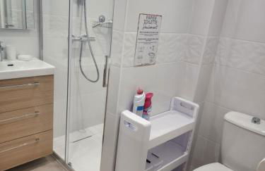 La Marmotte- Charme montagnard en centre ville et station à proximité - Foto 14