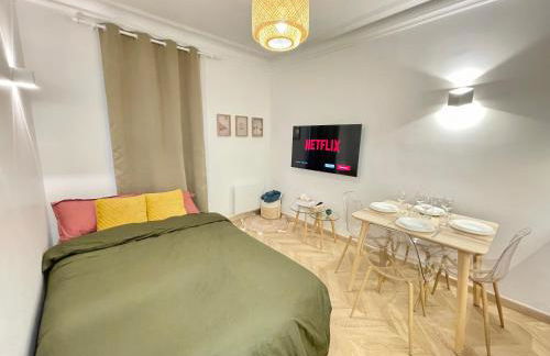 PARIS-ALESIA Super appartement 2 pièces de 39m2 - très cosy pour 1 - 5 personnes totalement refait à NEUF -ENTIRE APARTMENT LUXURIOUS AND WARM -PARIS ALESIA 14ème - Proche Aéroport Paris-Orly - Parc des Expositions Porte de Versailles FREE WIFI GRATUIT - Foto 9