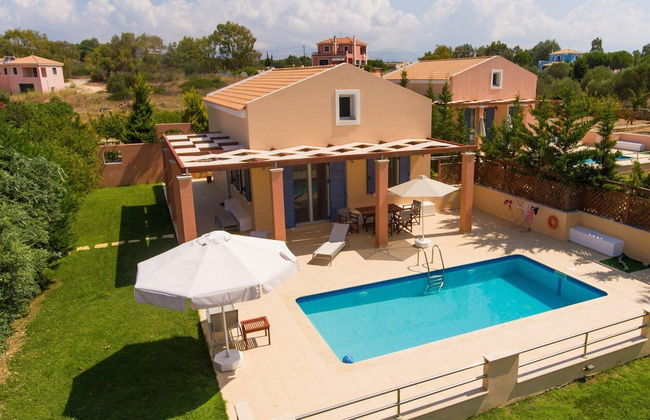 Nafsika Beach House Large Private Pool Walk to Beach Sea Views A C Wifi Car Not Required - 1880 - Foto 1