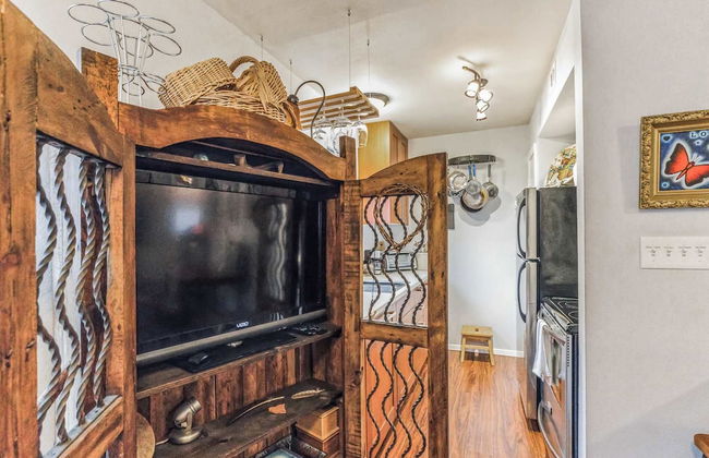 Cozy Retreat in Central East Austin - Photo 21