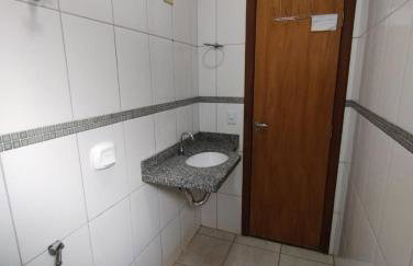 CASA - 3 quartos com ar - 2 banheiros - garagem para 2 carros - Foto 41