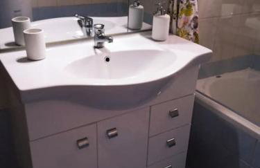 The Sunny House - Photo 9