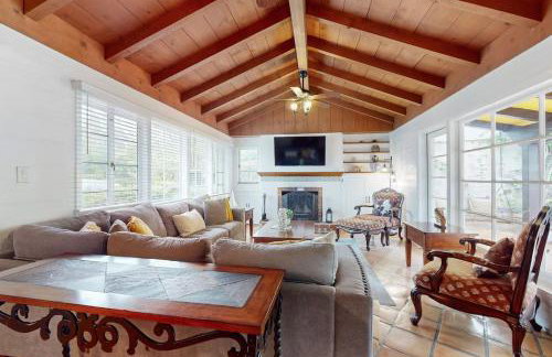 La Jolla Historic Gem, Hot Tub, Game Room, Garden Oasis with Firepit & Courtyard Dining - Foto 2