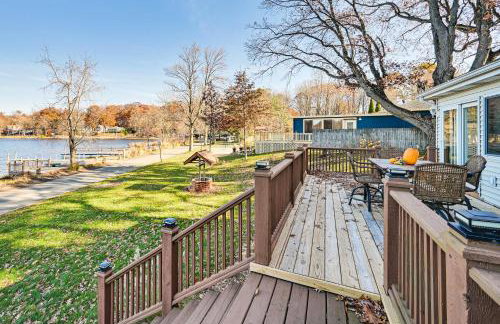 Dock and Gazebo! Lakefront Duplex Near South Haven - Foto 22