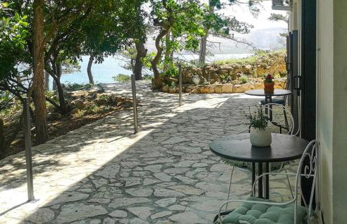 Gorgeous Apartment In Novalja - Photo 1