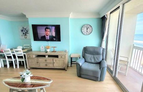 Sunkissed-Modern Oceanfront Condo Daytona Beach - Foto 9