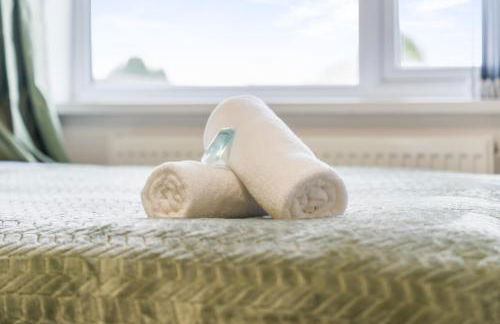 Centrally Located 4BR House By Hyped Properties Short Term Rental Agency With Free Parking Wolverhampton - Foto 23