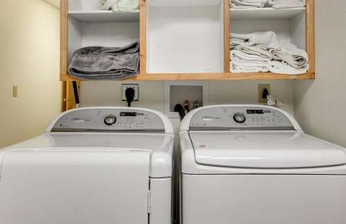 Boat Dock and Fire Pit Lakefront Monico Home! - Foto 20