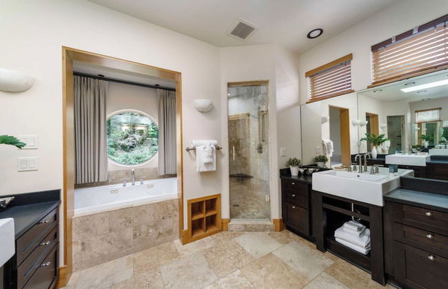 The Castle Rock Estate by Avantstay Steps From Arch Cape Beach w/ Hot Tub & Sauna - Foto 26