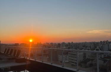 1 Dorm - Alto Padrão - 16 Andar - Home Office - Foto 23