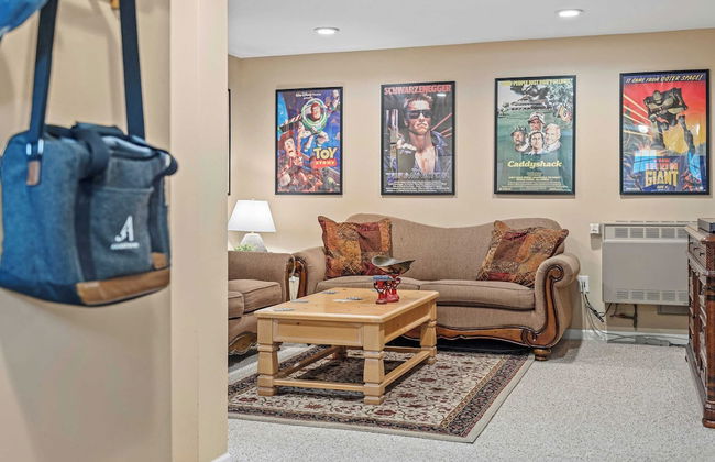 Alpine Serenity by Avantstay Beach + Lake Access Theater, Deck, Playroom - Foto 14