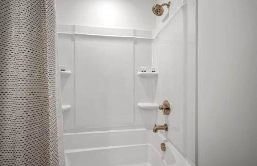 Focus Up at the Mountains Ski Retreat Hot Tub MTN Green - Foto 12