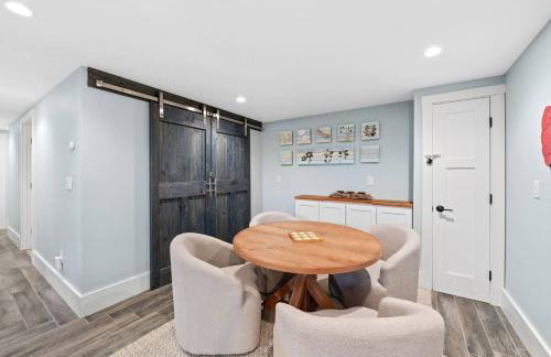 4BR Home | Walk to Beach & Downtown | Parking - Foto 23