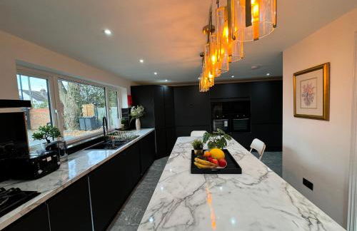 Lux 7 Bedroom residence - Photo 5