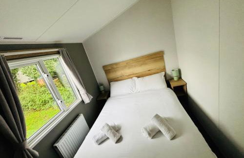 Shamrocks Cove Caravan - Award-Winning Coastal Retreat - Photo 3