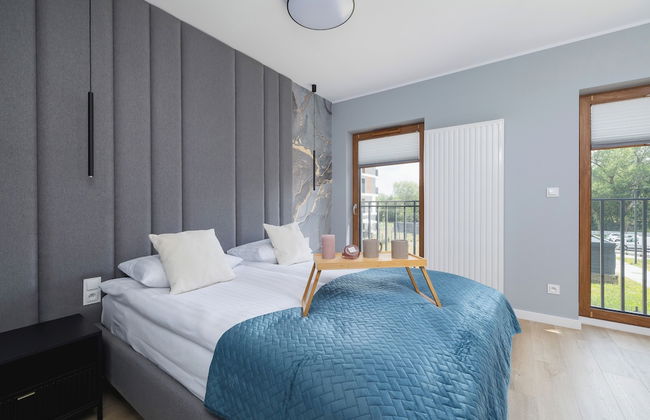 Bright Apartment With Parking by Renters - Photo 1