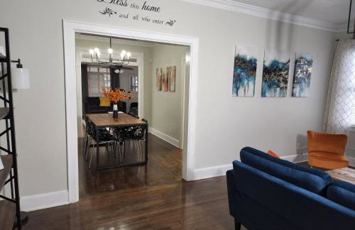 Spacious Centrally Located 3 Bed 2 Bath - Sleeps 8 - Foto 7