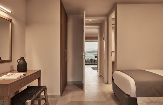 Beachfront Alassa Villas w Private Pools Complex - Foto 20