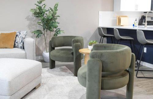 North End blue -Hot Tub - Fire Pit - Downtown -4BR - Photo 73