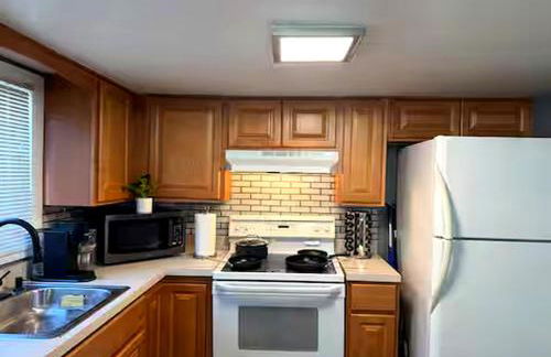 Private King Suite Near DC & Joint Base Andrews - Foto 13