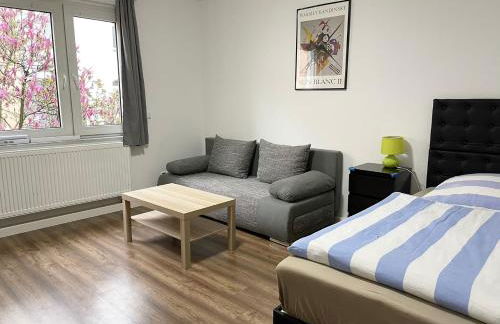Easy to Düsseldorf Messe, 2-bedroom Apartment with kitchen and garden - Photo 2