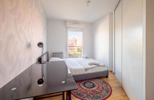 Séjour Cosy - 5 min Aéroport Orly - Parking Privée & Terrasse - Foto 13