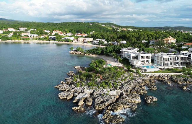 Santosha Whitehouse JM - 10 Bedroom Villa w Private Beach - Photo 59