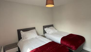 Cosy Lincoln Home Sleeps 6 with Parking - Foto 5