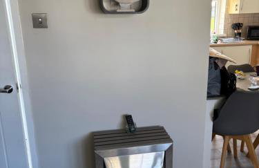 2 Bed Bungalow -25 Gower Holiday Village - Dog Friendly - Foto 4
