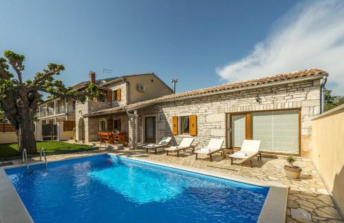 Villa Natale with Private Pool and Garden - Foto 1
