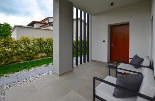 Black & White Studios - Photo 21