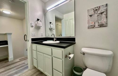 Duck Den - 3BR Near UofO Campus - Photo 19