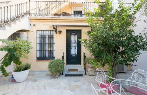 Apartamento con Patio - Photo 1