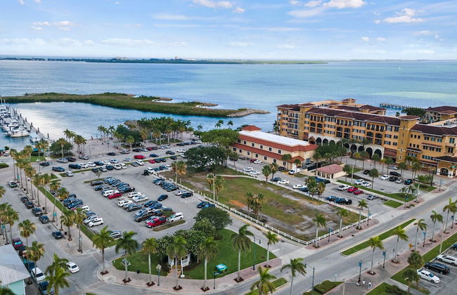 The Old Apartment - Photo 22