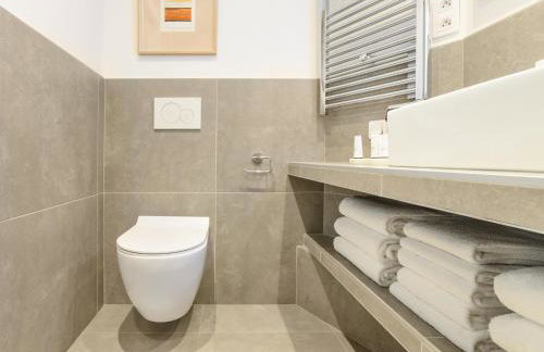 LivinParis - Luxury AC 2 & 3 Bedrooms Le Louvre - Foto 64