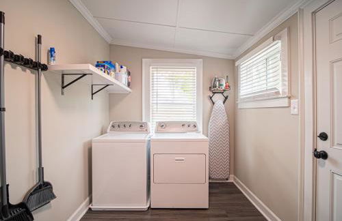 Marietta Square's Home Away! - Foto 5