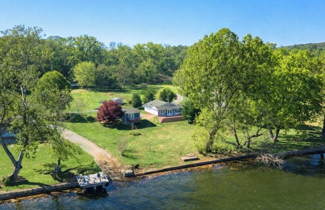 New River Riverfront , Hot Tub & Canoes, Trophy Muskie Fishing , Near VT - Foto 80