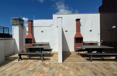 Apartamento na Praia das Toninhas em Ubatuba 350m da praia -2 quartos sendo 1 suite, piscina, varanda gourmet com churrasqueira, ar condicionado, cozinha completa, duas garagens - Foto 27